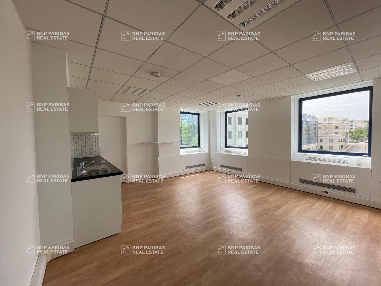 2 Rue De La Renaissance, Antony for lease Interior Photo- Image 1 of 4
