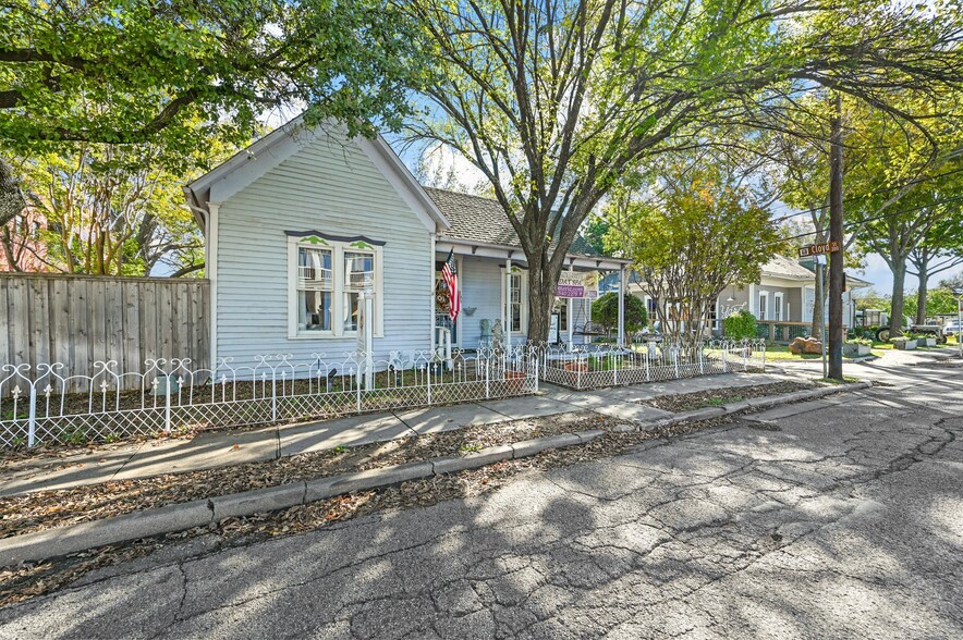 105 S Church St, McKinney, TX for sale - Building Photo - Image 2 of 17