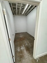 323-329 Central Ave, Sarasota, FL for lease Interior Photo- Image 1 of 20