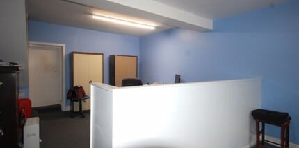 96 Windsor Rd, Neath for lease Interior Photo- Image 2 of 2