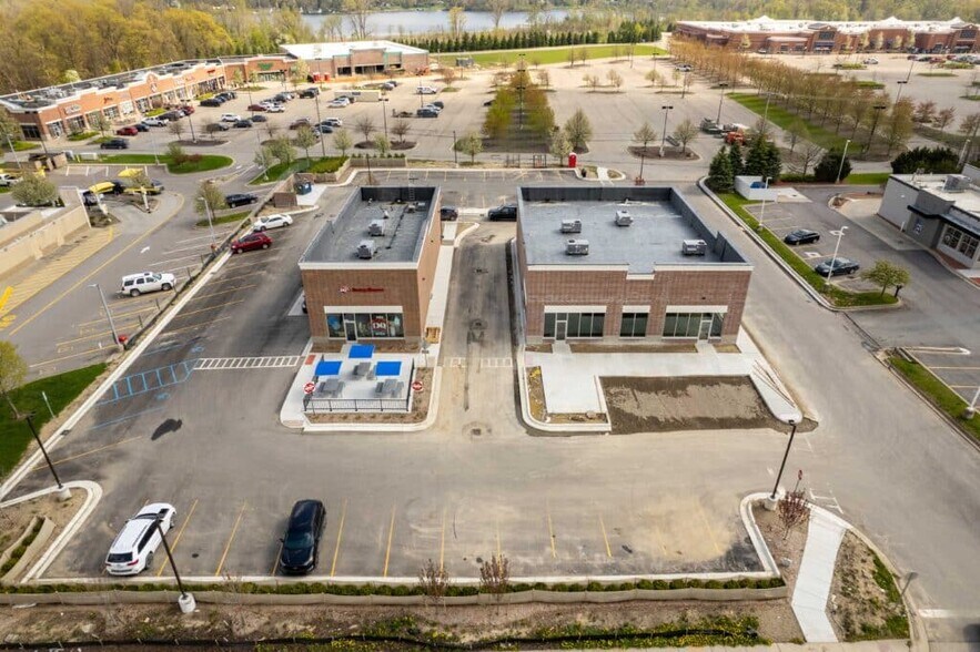 10490 Highland Rd, Hartland, MI for sale - Primary Photo - Image 1 of 1