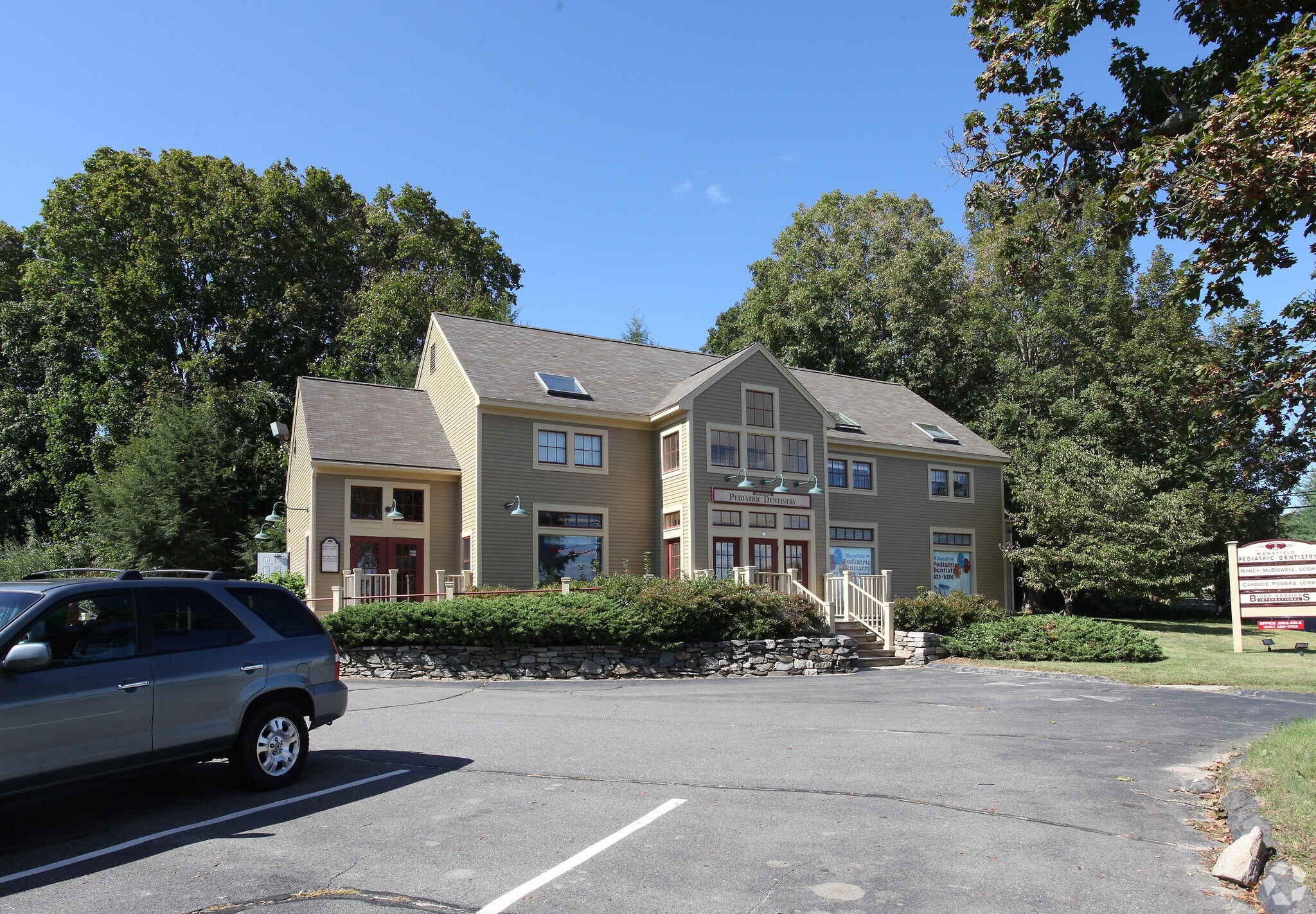 2 Ledgebrook Dr, Mansfield Center, CT for sale Primary Photo- Image 1 of 1