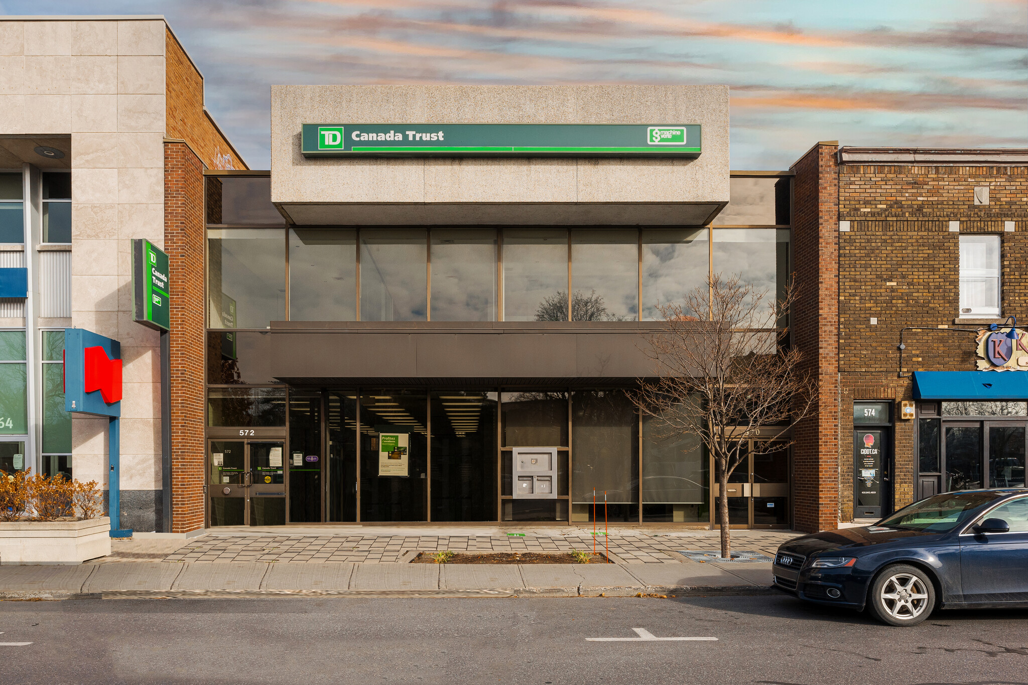 570-572 Av Victoria, Saint-lambert, QC for lease Building Photo- Image 1 of 13