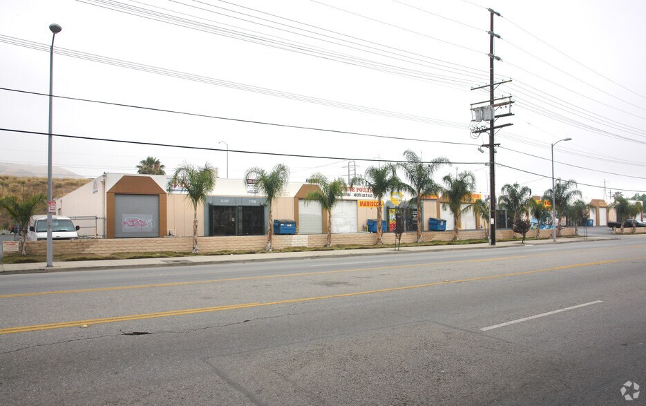 12239-12257 Foothill Blvd, Sylmar, CA for sale - Primary Photo - Image 1 of 1