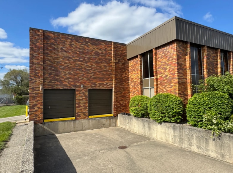 34100 Industrial Rd, Livonia, MI for lease - Building Photo - Image 2 of 8