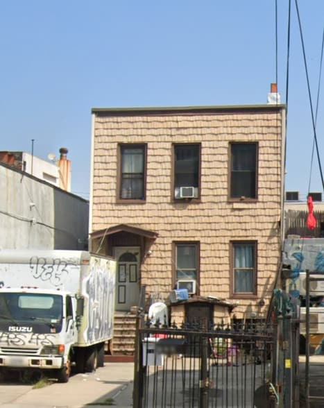 120 Kingsland Ave, Brooklyn, NY for sale - Primary Photo - Image 1 of 1
