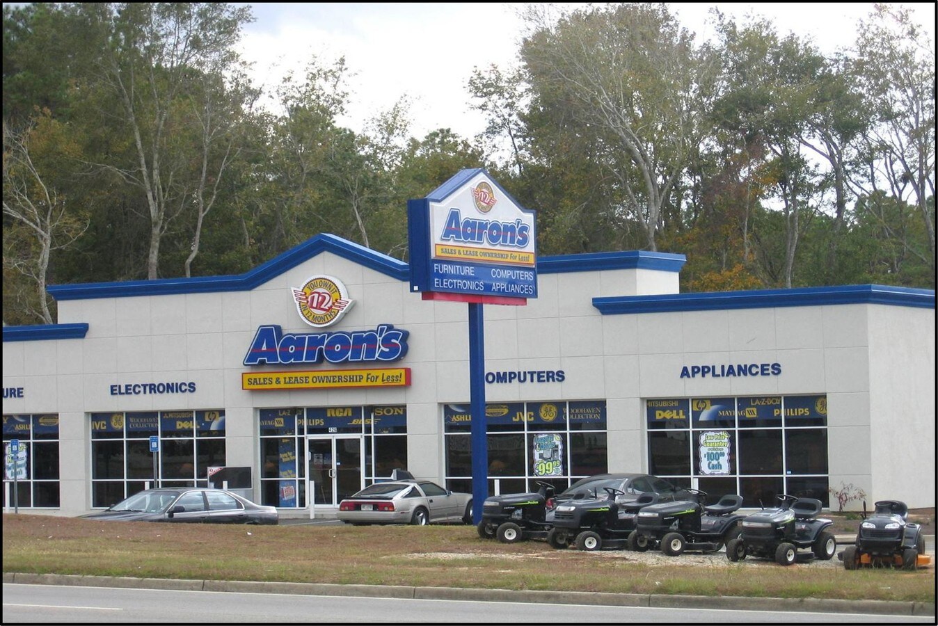 426 S Main St, Swainsboro, GA 30401