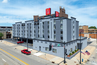 Econo Lodge Inn & Suites Waterloo - Motel