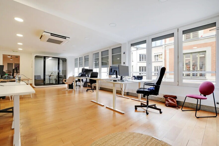 Office in Paris for lease - Interior Photo - Image 2 of 49