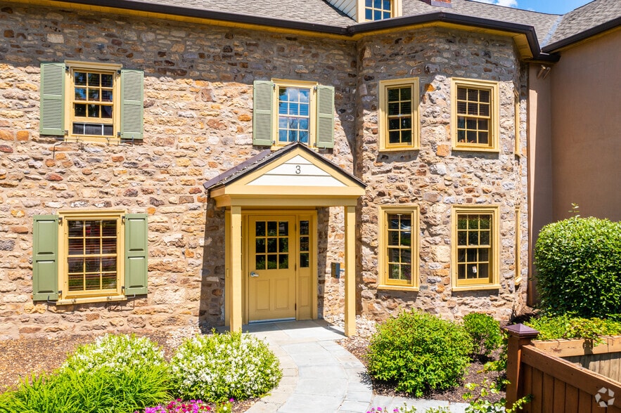 3 Village Rd, Horsham Township, PA for lease - Building Photo - Image 3 of 8