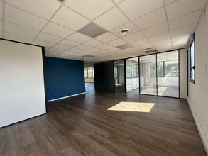 Office in Aix-en-Provence for lease Interior Photo- Image 2 of 6