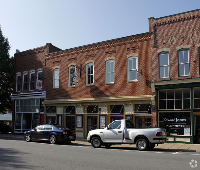 233 E Davis St, Culpeper, VA for sale - Primary Photo - Image 1 of 1