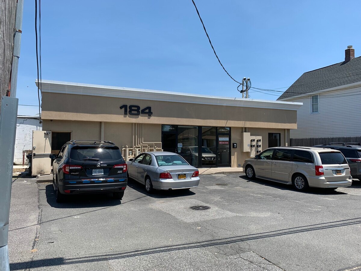 184 S Wellwood Ave, Lindenhurst, NY 11757 184 Suite B S 1st Street
