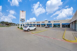 La Prada Shopping Center - Gas Station