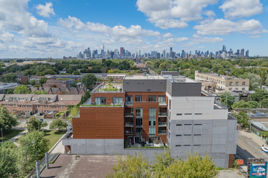 1285 Queen St E, Toronto, ON for sale - Building Photo - Image 2 of 4