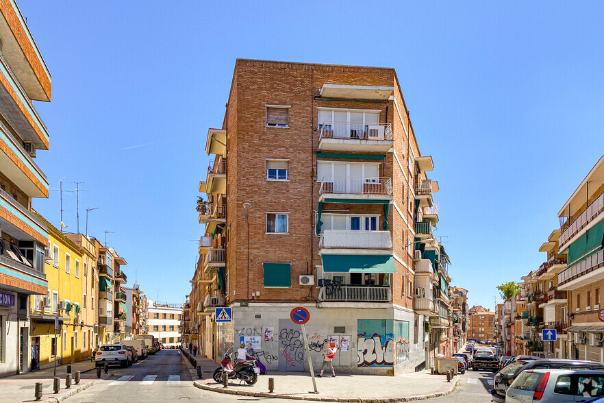 Multifamily in Madrid, Madrid for sale - Primary Photo - Image 1 of 1