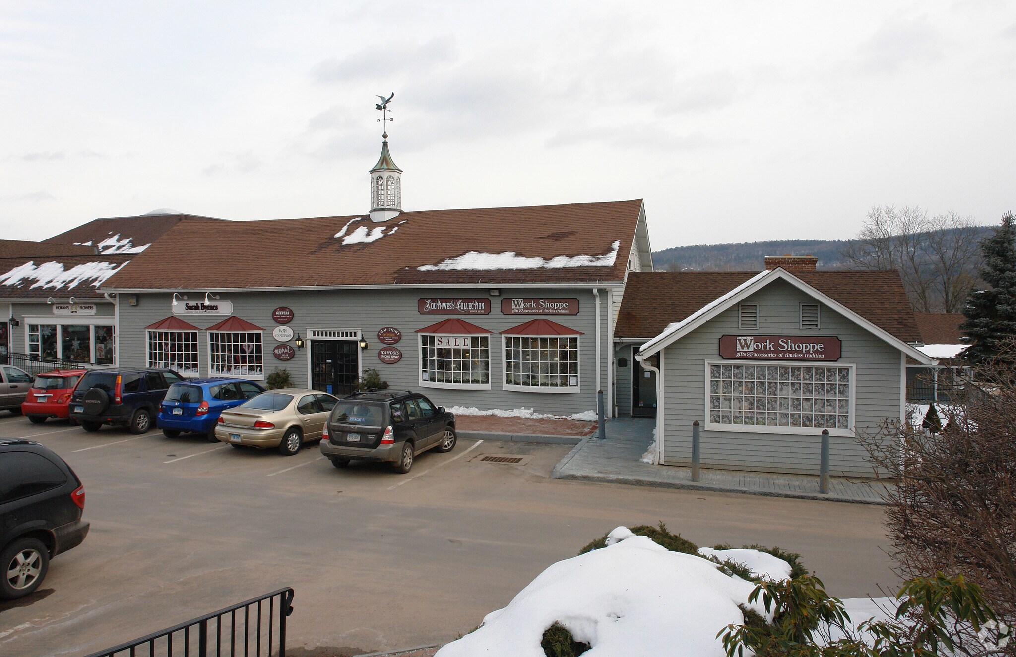 914928 Hopmeadow St, Simsbury, CT 06070 Simsburytown shops