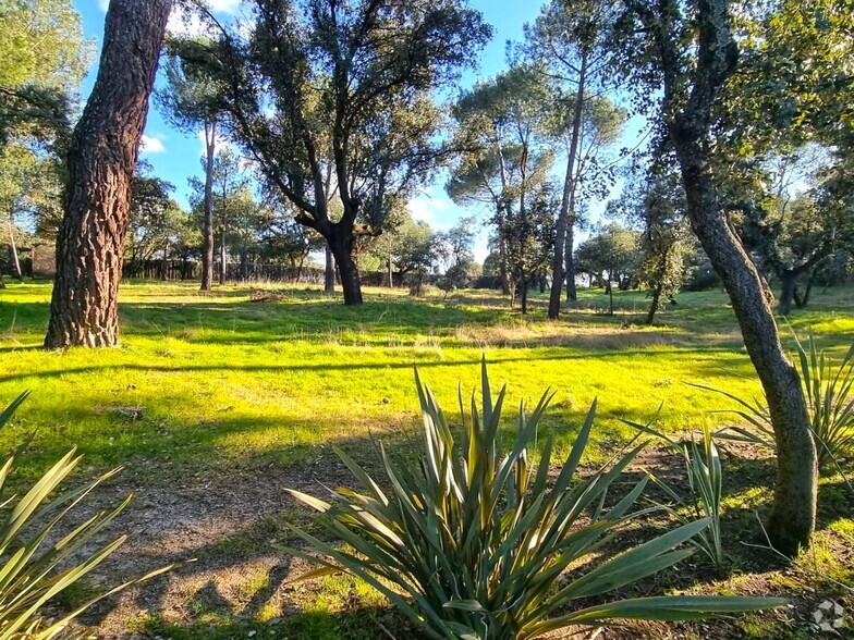 Land in Boadilla Del Monte, Madrid for sale - Primary Photo - Image 1 of 5