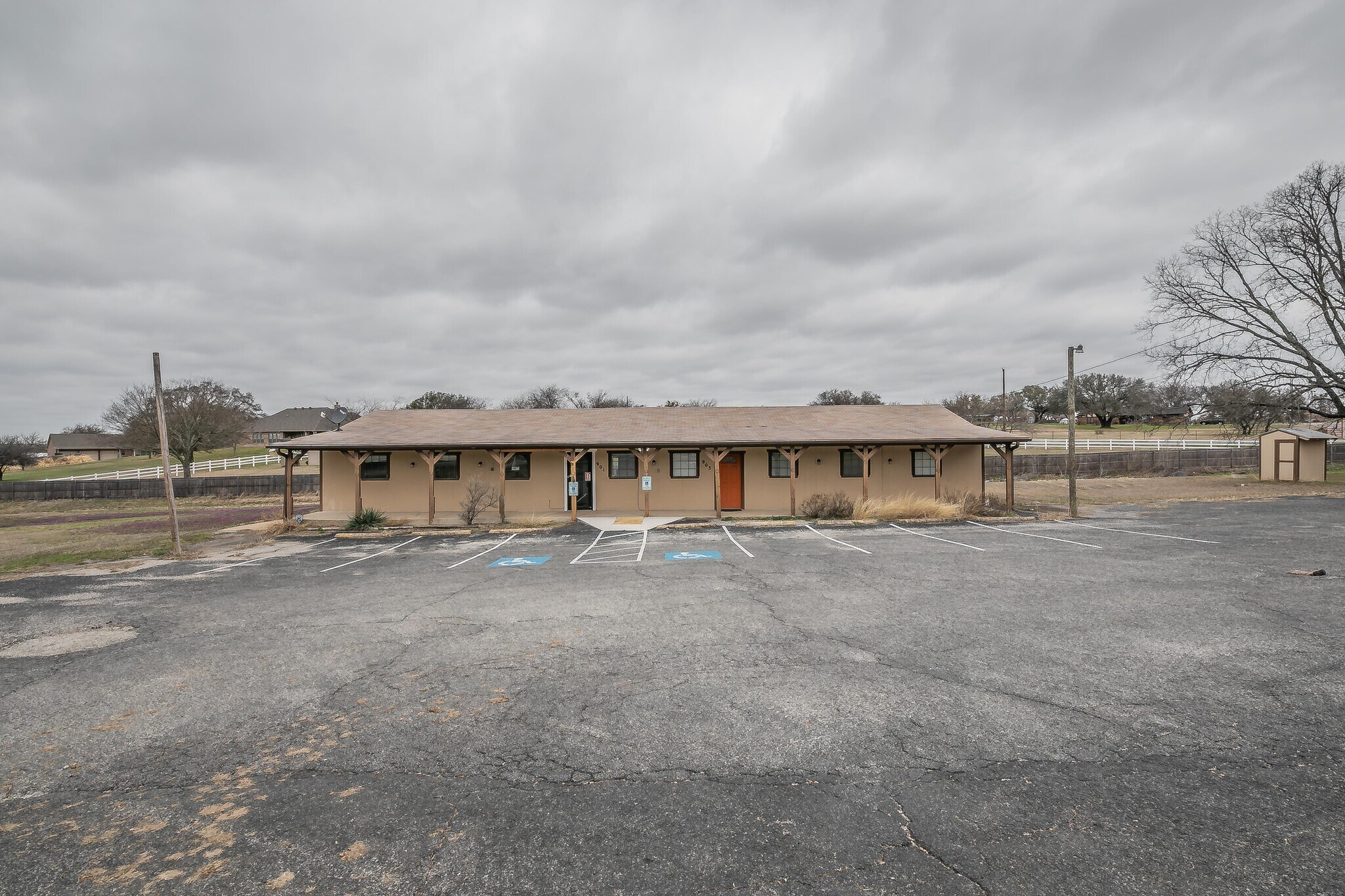 901-903 Azle Hwy, Weatherford, TX for sale Building Photo- Image 1 of 1