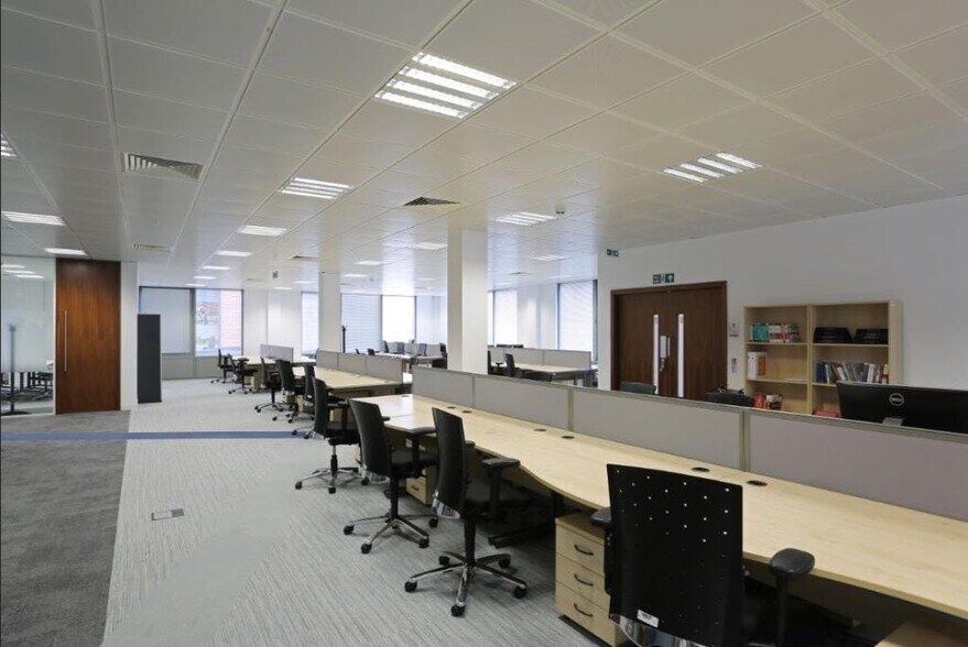 3 Waterside Dr, Reading for lease - Interior Photo - Image 2 of 4