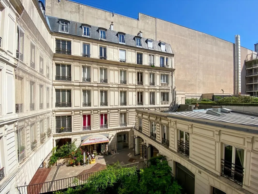 Office in Paris for lease Building Photo- Image 1 of 9