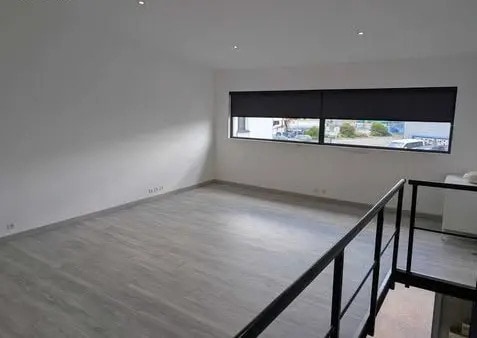 246 Chemin Des Cantines, Saint-Jean-d'Illac for lease - Interior Photo - Image 3 of 3