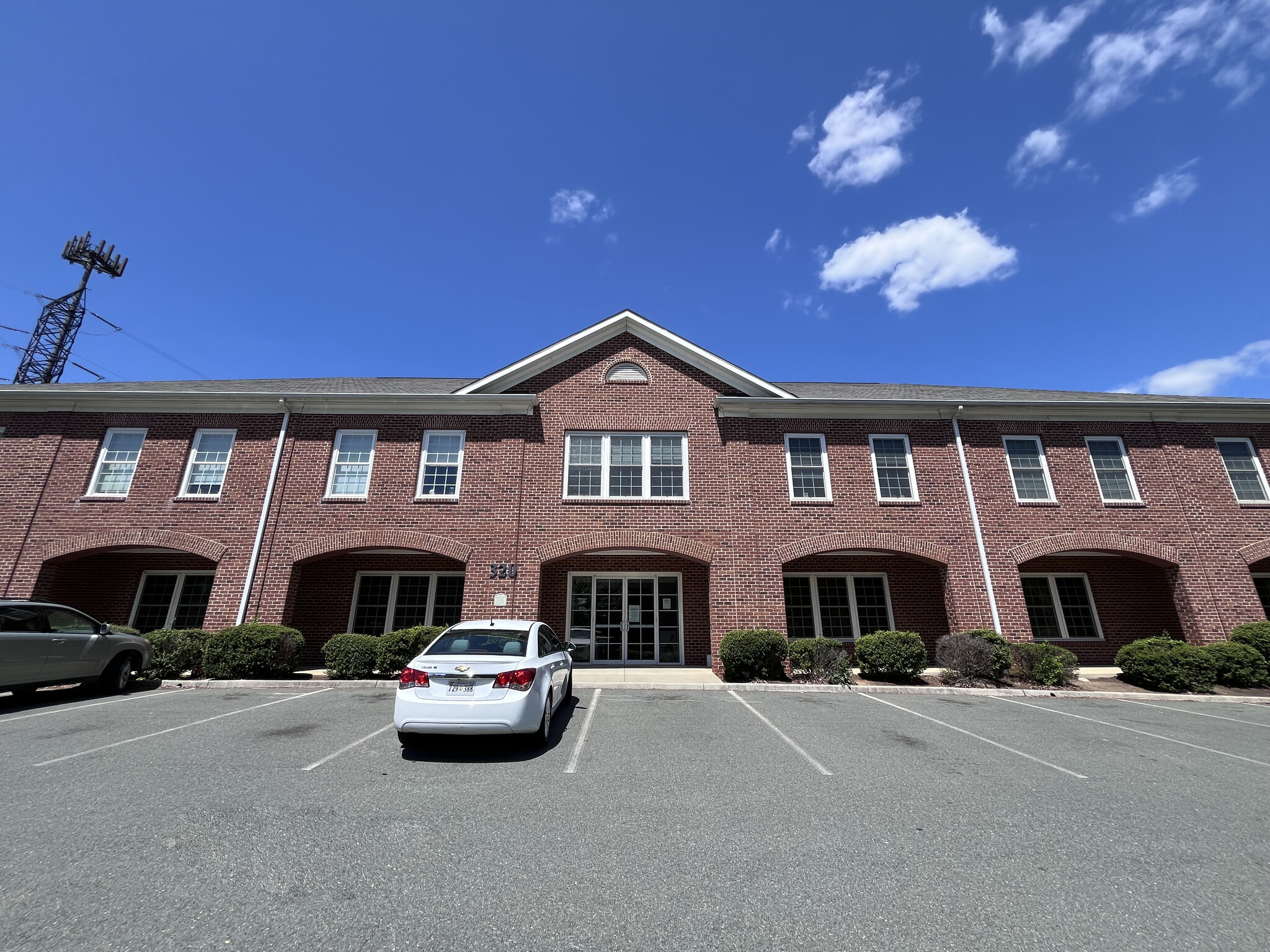 315-325 Winding River Ln, Charlottesville, VA for lease Building Photo- Image 1 of 12