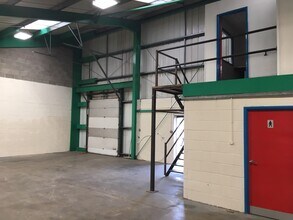 New St, Bridgend for lease Interior Photo- Image 2 of 3