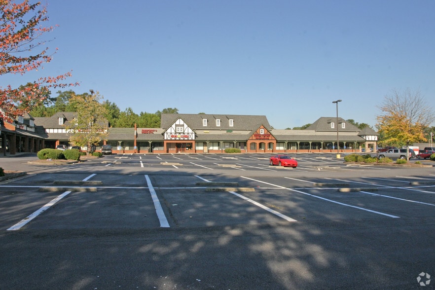 7875 Roswell Rd, Atlanta, GA for lease - Building Photo - Image 3 of 4