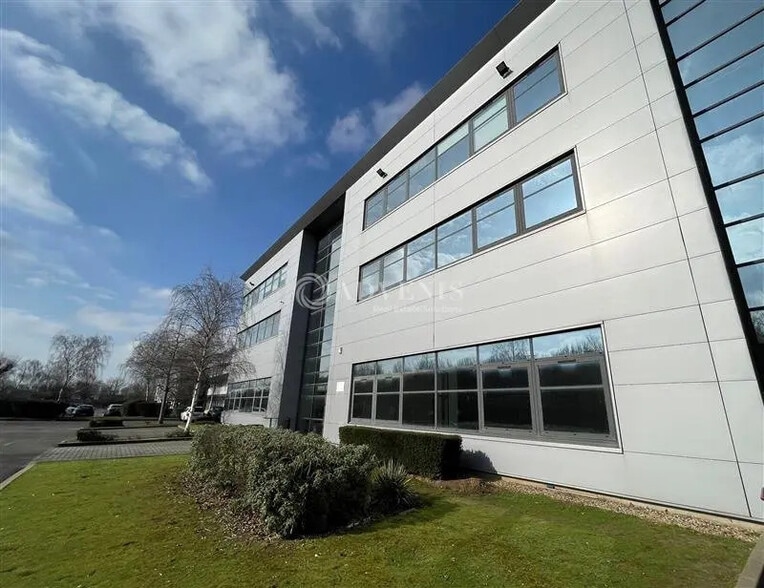 Flex in Roissy-en-France for lease - Building Photo - Image 3 of 12