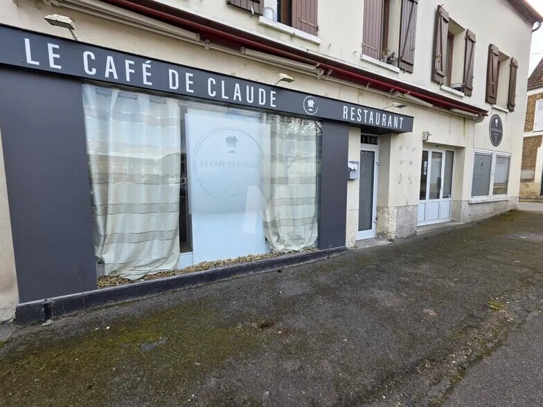 Retail in Vert-le-Petit for lease - Building Photo - Image 3 of 9