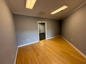 220 Baker Rd, High Point, NC for lease Interior Photo- Image 2 of 8