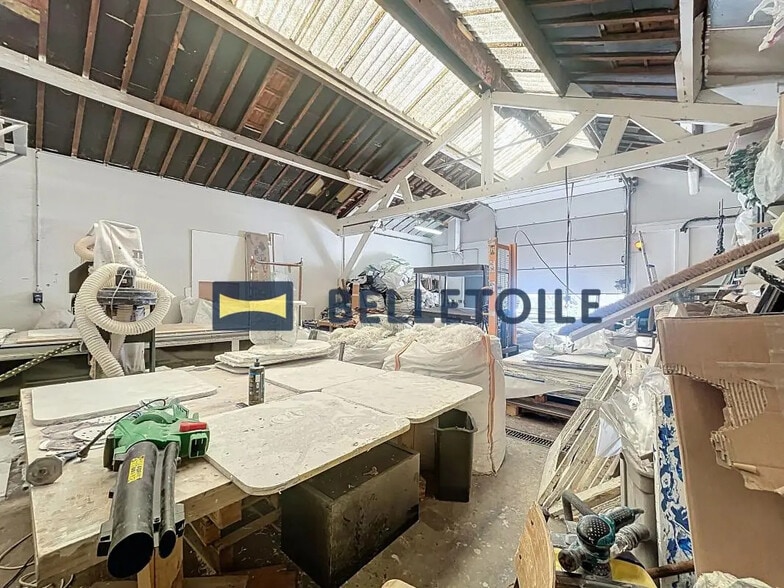 Industrial in Villeneuve-Saint-Georges for lease - Interior Photo - Image 2 of 9