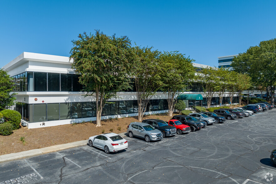 2 Corporate Blvd NE, Brookhaven, GA for sale - Primary Photo - Image 1 of 12