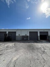 4861-4875 NE 12th Ave, Fort Lauderdale, FL for lease Building Photo- Image 2 of 2