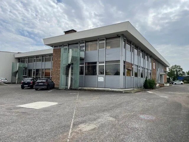 Office in Dijon for lease - Building Photo - Image 2 of 5