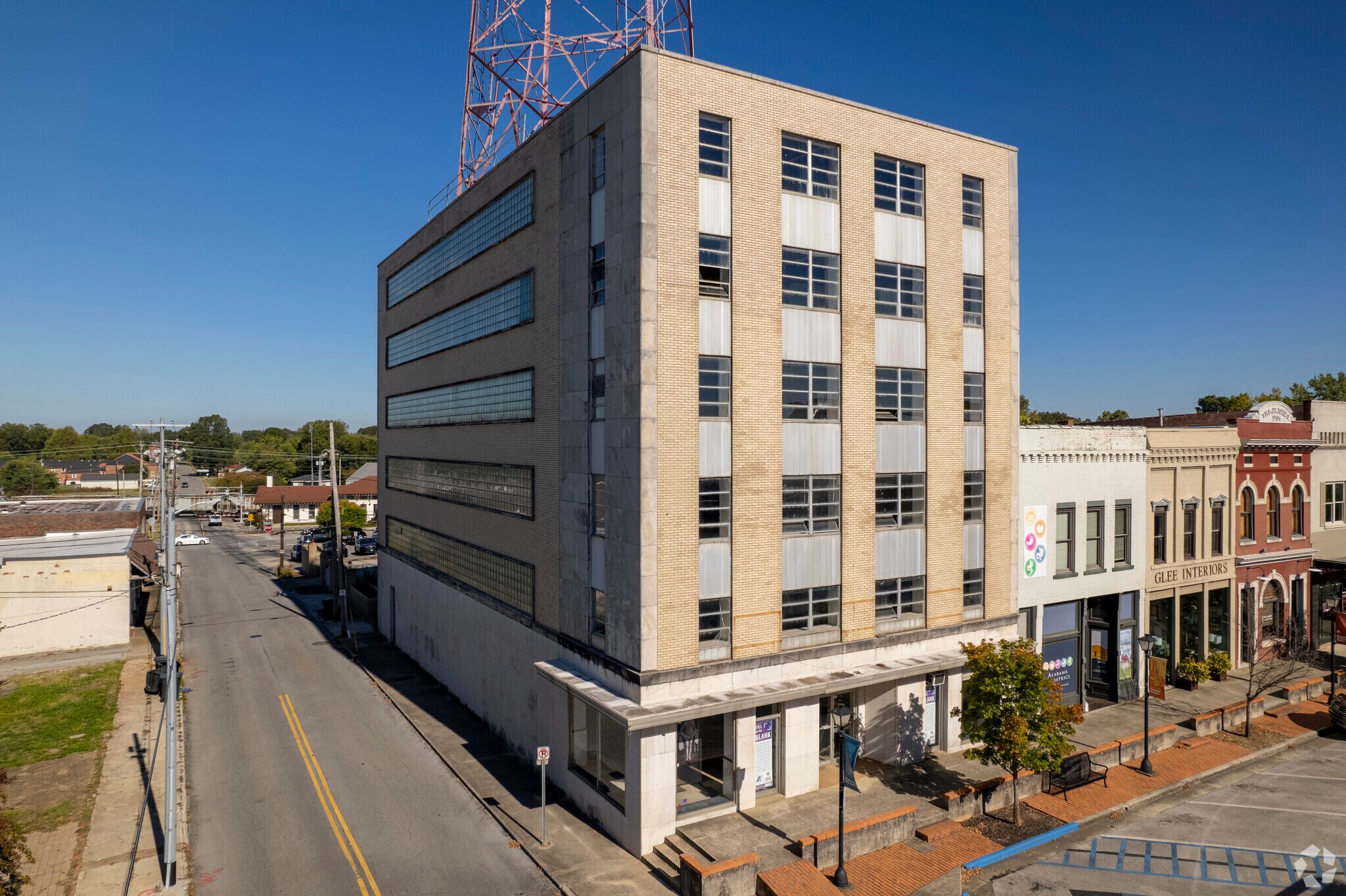 701 Bank St NE, Decatur, AL for sale Primary Photo- Image 1 of 1
