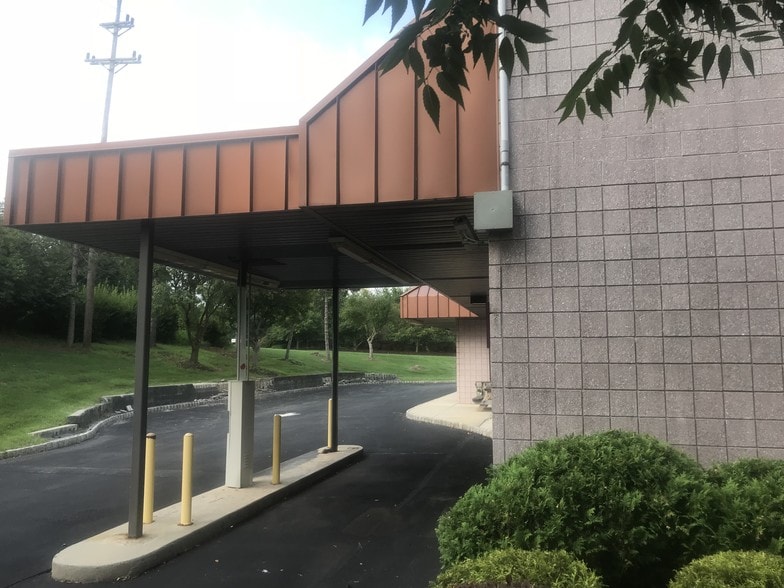 8 Reading Rd, Flemington, NJ for lease - Building Photo - Image 2 of 20