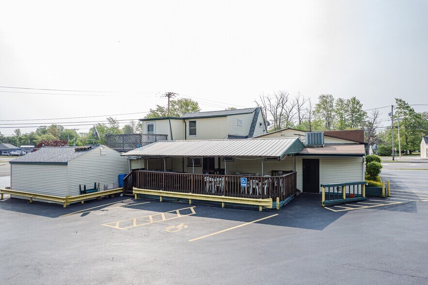 6848 Erie Rd, Derby, NY 14047 6848 Erie The Meadowbrook Bar