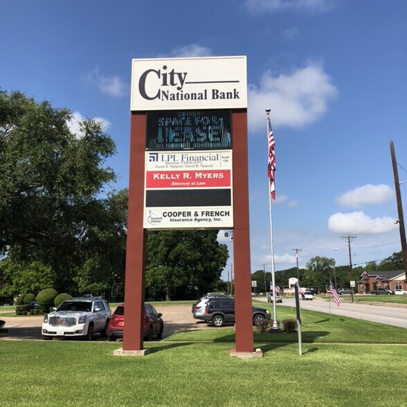 1465 W 2nd Ave, Corsicana, TX for sale - Building Photo - Image 1 of 1