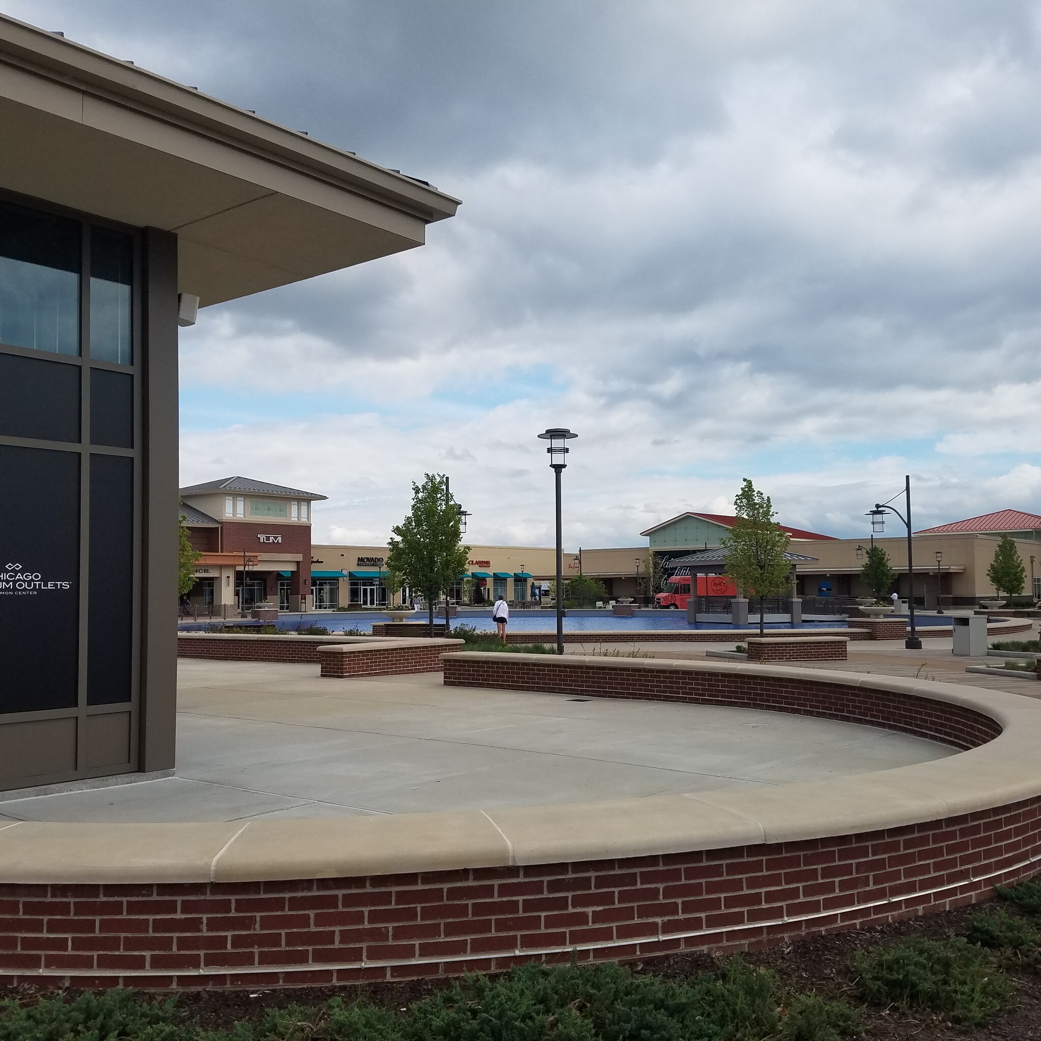 1650 Premium Outlet Blvd, Aurora, IL for lease Building Photo- Image 1 of 2