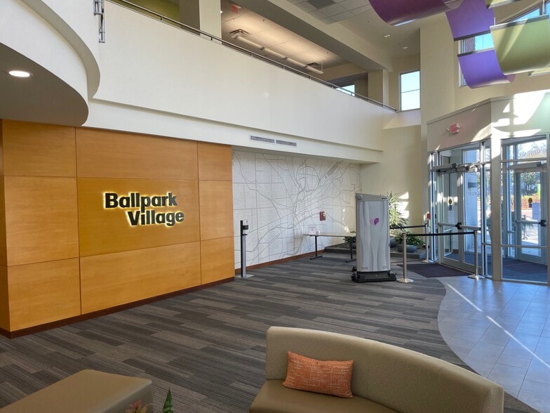 220 E Monument Ave, Dayton, OH for lease - Interior Photo - Image 3 of 12