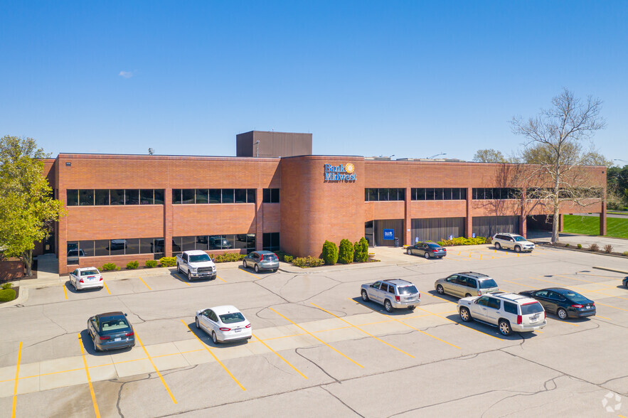 11111 W 95th St, Overland Park, KS for sale - Primary Photo - Image 1 of 1