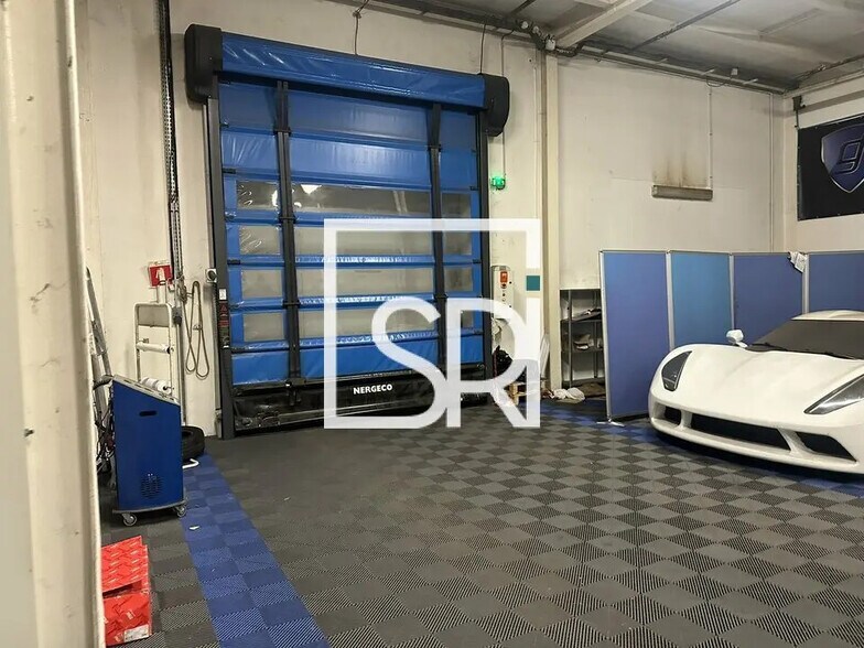 Industrial in Saint-Yorre for sale - Interior Photo - Image 1 of 10