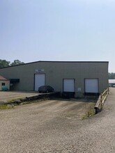 190 Twin Oaks Dr, Jackson, OH for lease Building Photo- Image 1 of 4