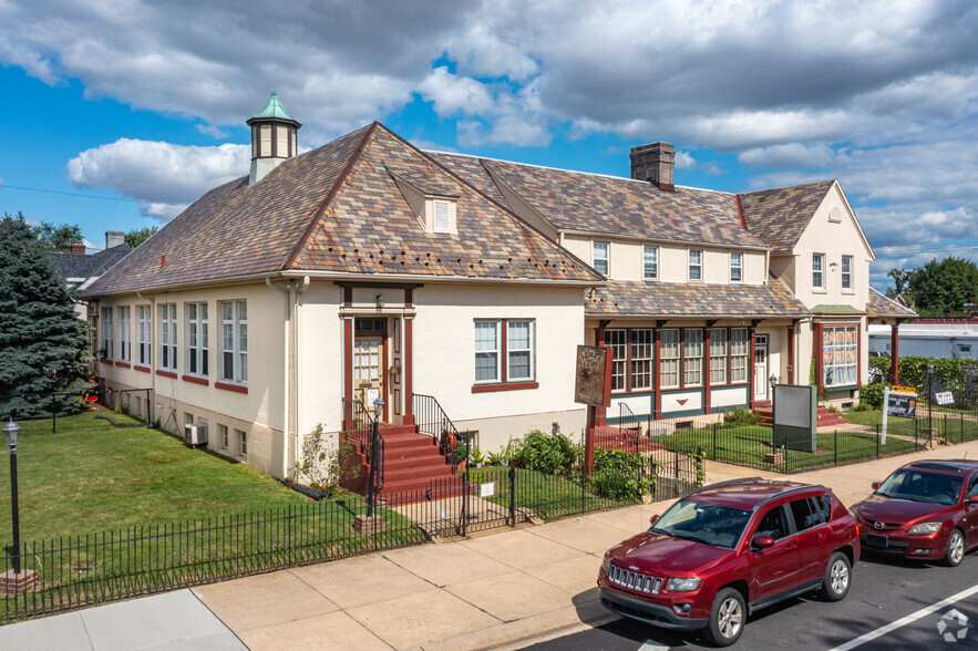 6-12 Commonwealth Ave, Claymont, DE for sale - Primary Photo - Image 1 of 1