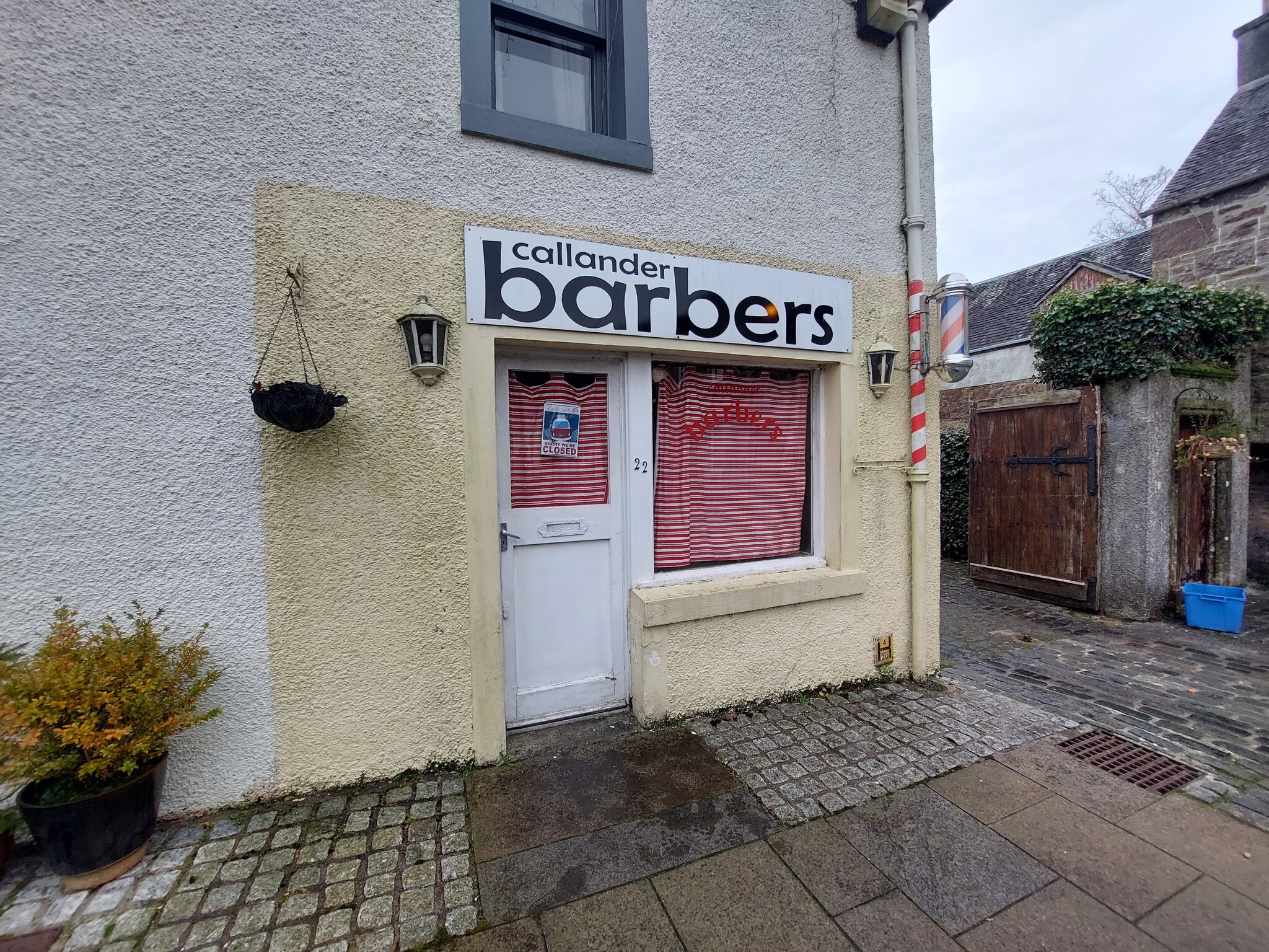 22 Ancaster Sq, Callander for sale Building Photo- Image 1 of 1