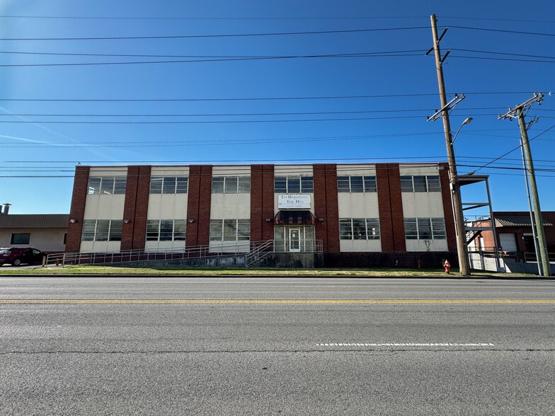 1413-1419 Elm Hill Pike, Nashville, TN for lease - Building Photo - Image 1 of 6