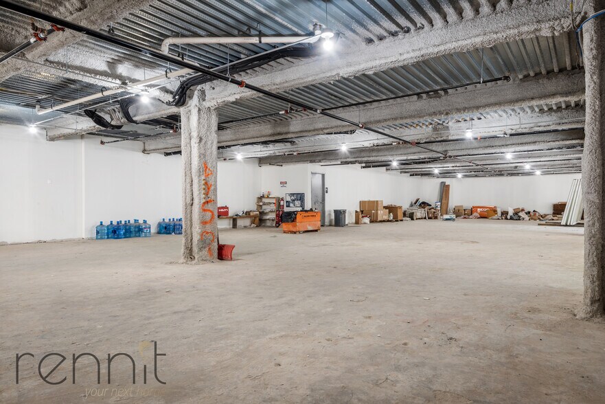 3415 Farragut Rd, Brooklyn, NY for lease - Interior Photo - Image 3 of 19