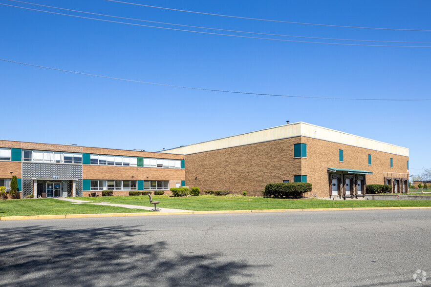 299 Murray Hill Pky, East Rutherford, NJ for lease - Building Photo - Image 2 of 8